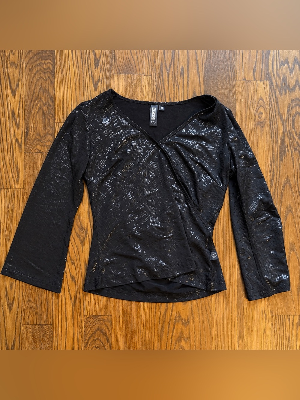 VINTAGE XOXO Y2K Metallic Snakeskin Bell Sleeve V-Neck Wrap Top Blouse
